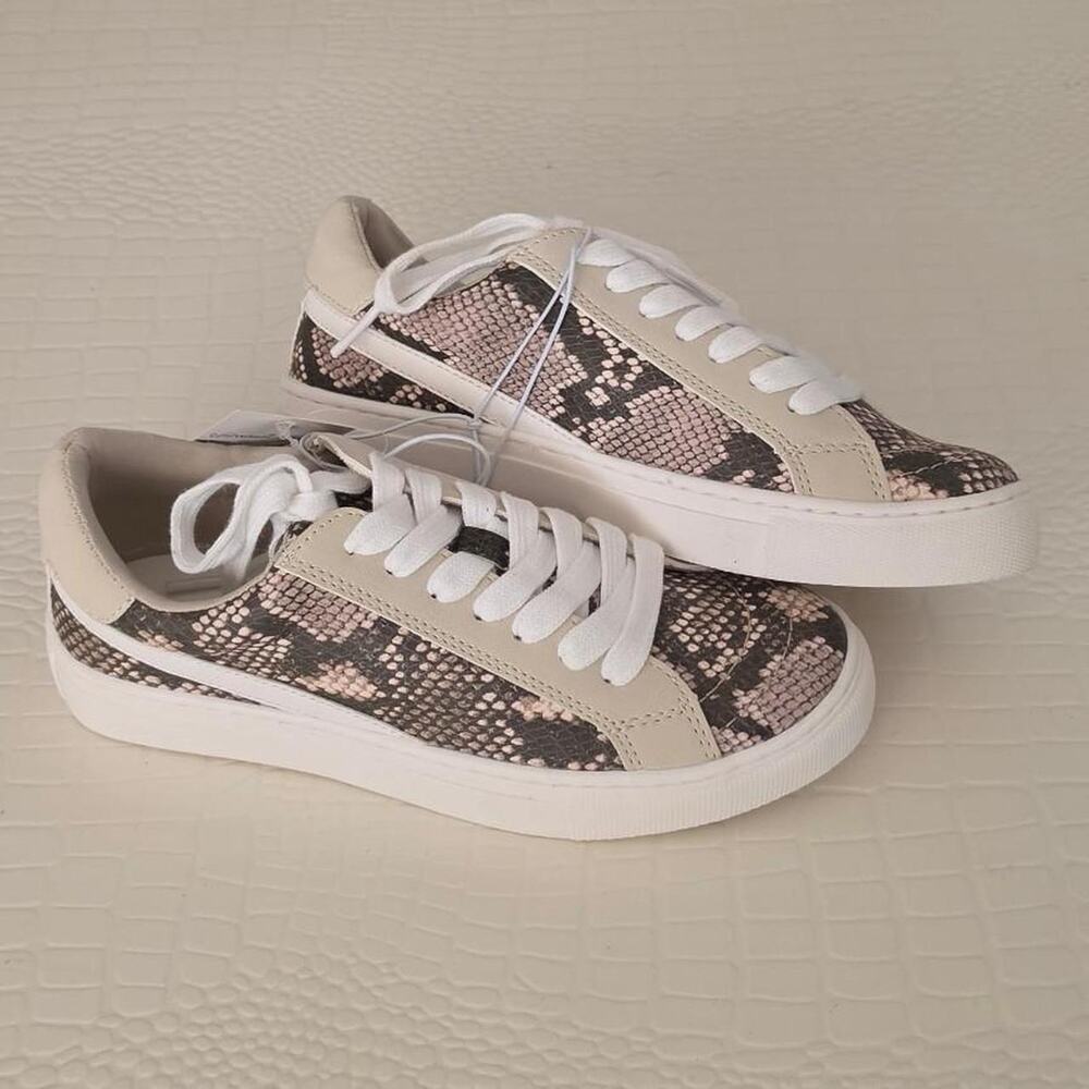 NWT (flaw) Snake Skin Print Sneakers Size 6